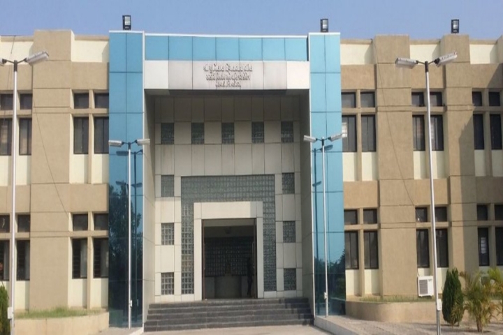 https://cache.careers360.mobi/media/colleges/social-media/media-gallery/10861/2019/2/18/Front view of Shri CH Bhil Government Arts and Commerce College Naswadi_Campus-view.jpg